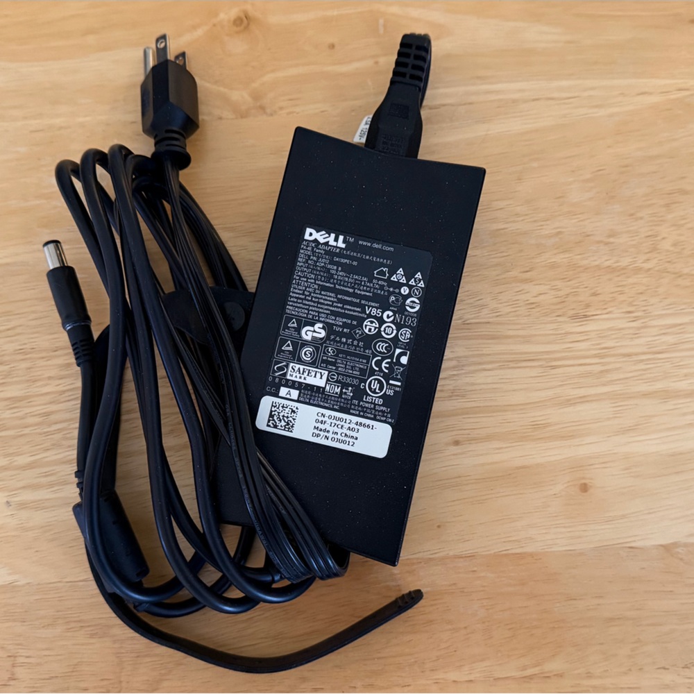 Genuine Dell 130W Laptop Charger / AC Adapter in great working condition
